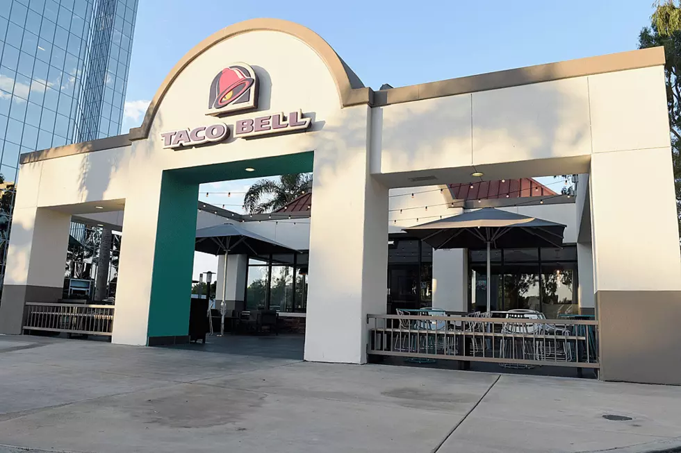Taco Bell’s Kit Kat Chocoladilla Is a Cauldron of Melted Chocolatey Yumminess